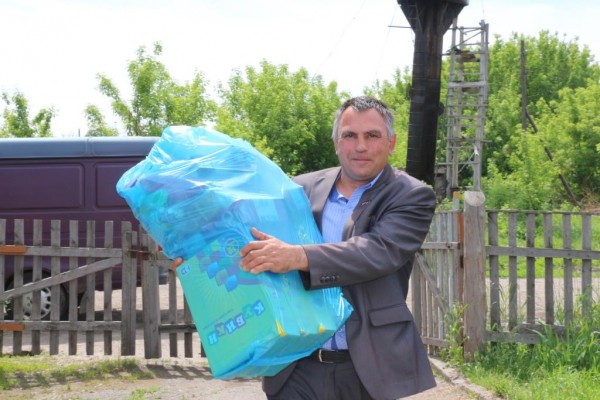 Олег Боронин по поручению депутата Госдумы Терентьева передал игрушки в детский сад села Березовка 